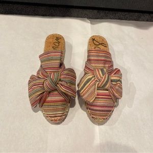 (1) Trendy Pair Of New Colorful Striped Sam Edelman Casual Shoes Women’s Size 9